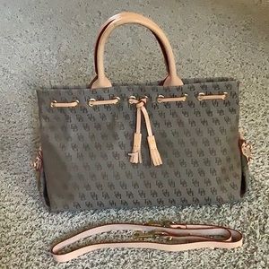 NWOT-Dooney & Bourke bag